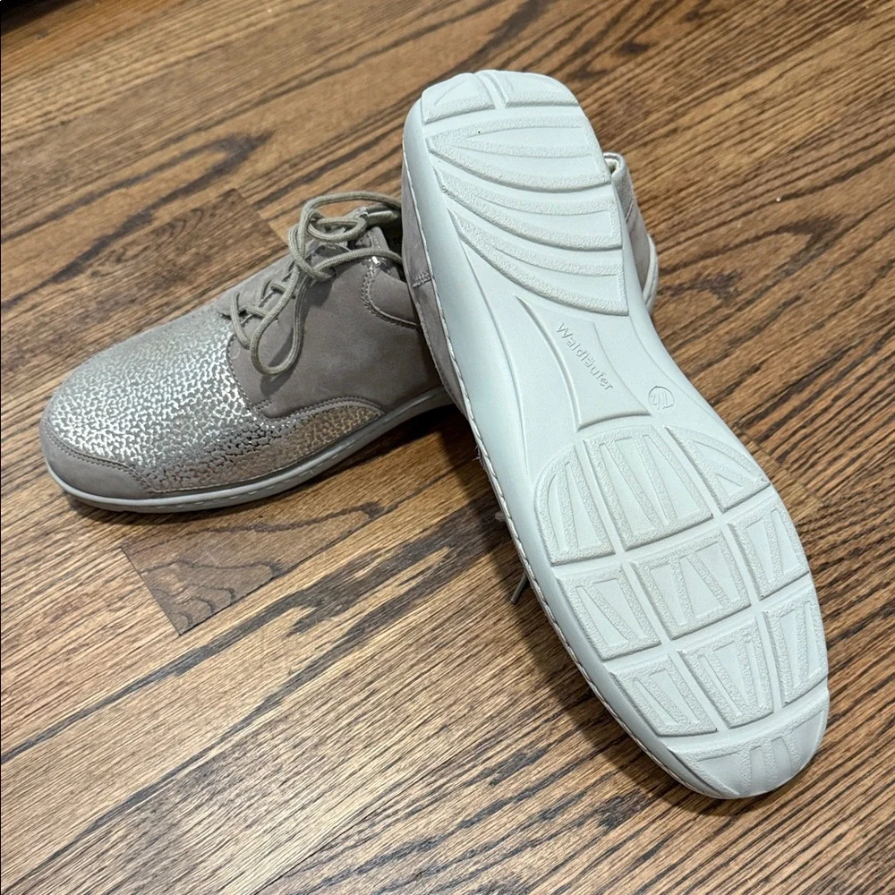 Orthofeet‎ Women's Stylish Tan and Gray Flats